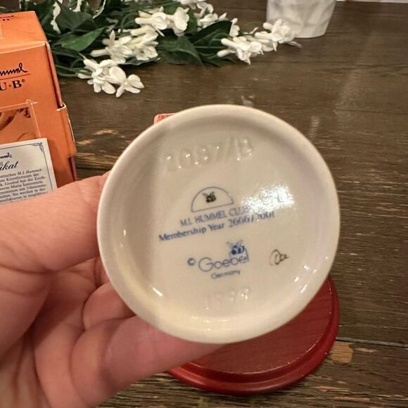 Hummel Goebel Y2K “Honor Student” Boy Figurine Vintage Circa 2000 NEW - Picture 7 of 8